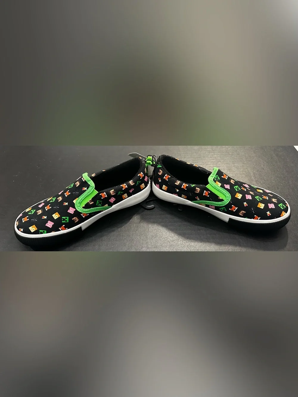 Minecraft Kids Black and Green Size 5 Slip-On Sneakers NWT